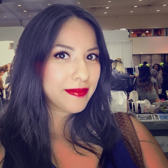 Meet your Posher, Jackie... - Picture 1 of 9